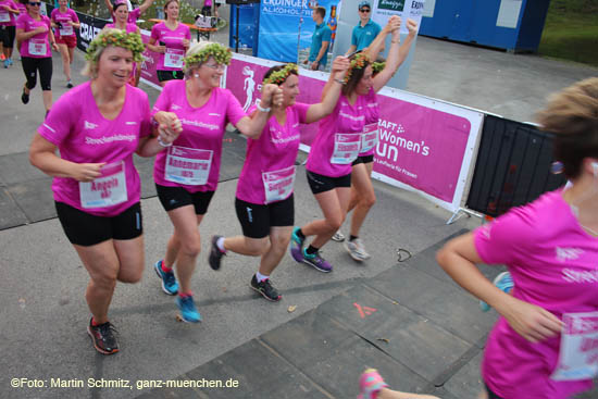 Aufw&auml;rmen vor dem Lauf (&copy;Foto: Martin Schmitz)
